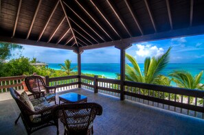 Panoramic-Suite, 2 Schlafzimmer, Küche, Strandnähe | Terrasse/Patio