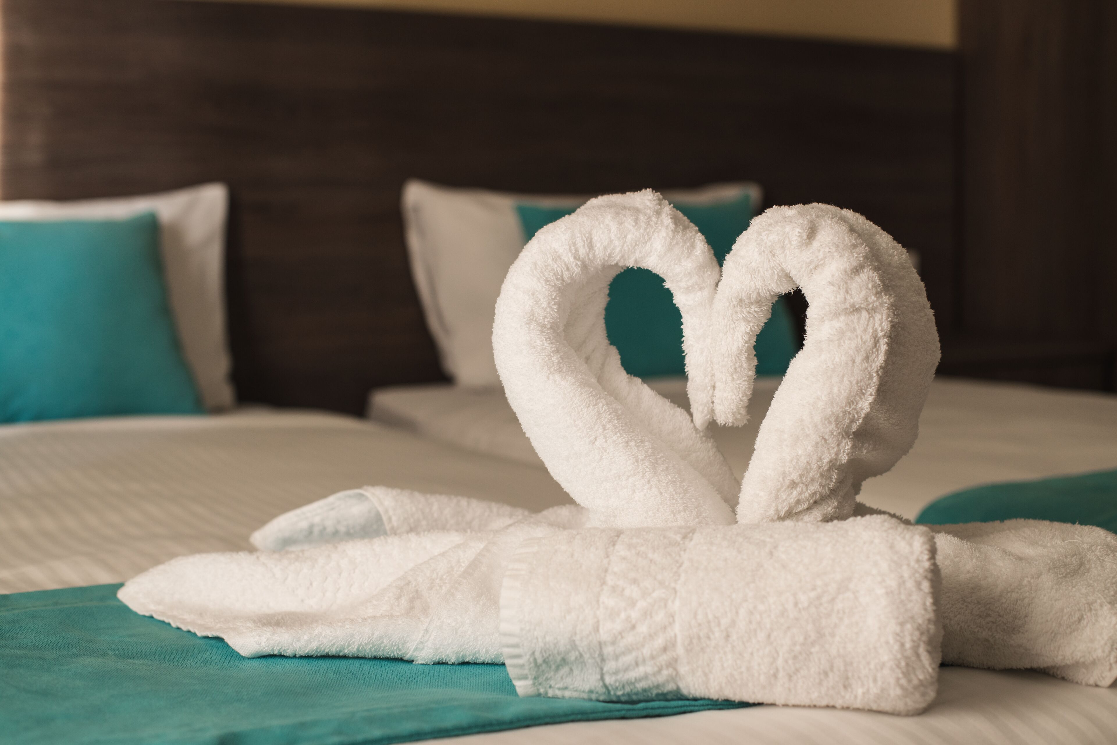 1 bedroom, desk, blackout curtains, free cots/infant beds