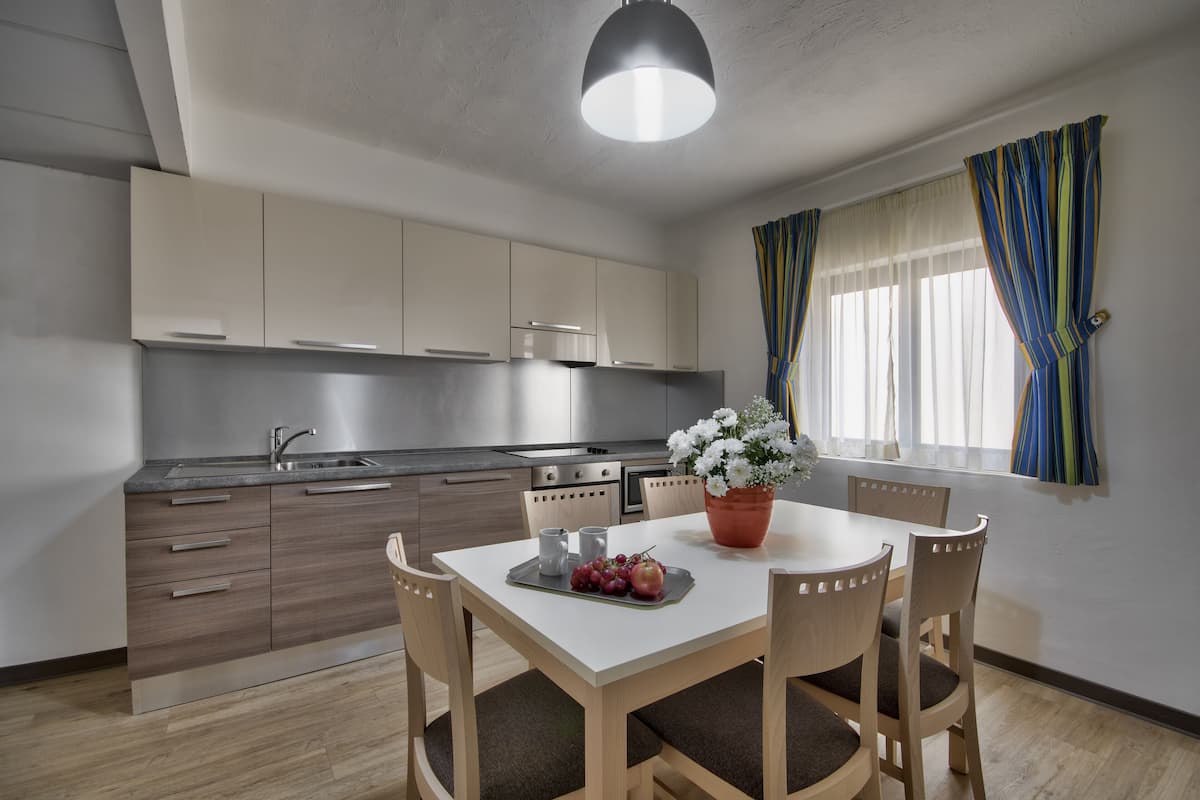 Apartment, 3 Bedrooms | Private kitchen