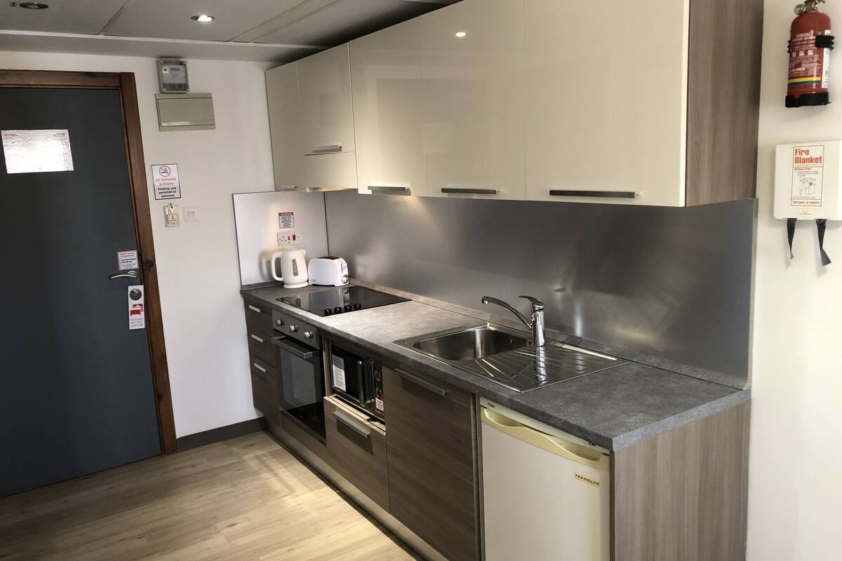 Appartement, 1 chambre | Cuisine privée | Réfrigérateur, bouilloire électrique, congélateur
