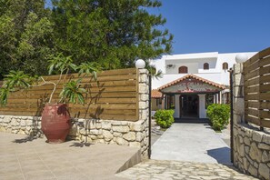 Entrée de l’hébergement