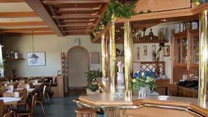 Bar (on property) - Gasthof "Zur Linde" (Kuenzell)