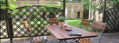Terrace/patio. Filmhotel Lili Marleen