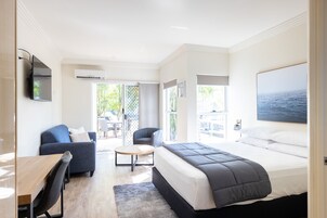 小套房 | 起 居区 | 电视