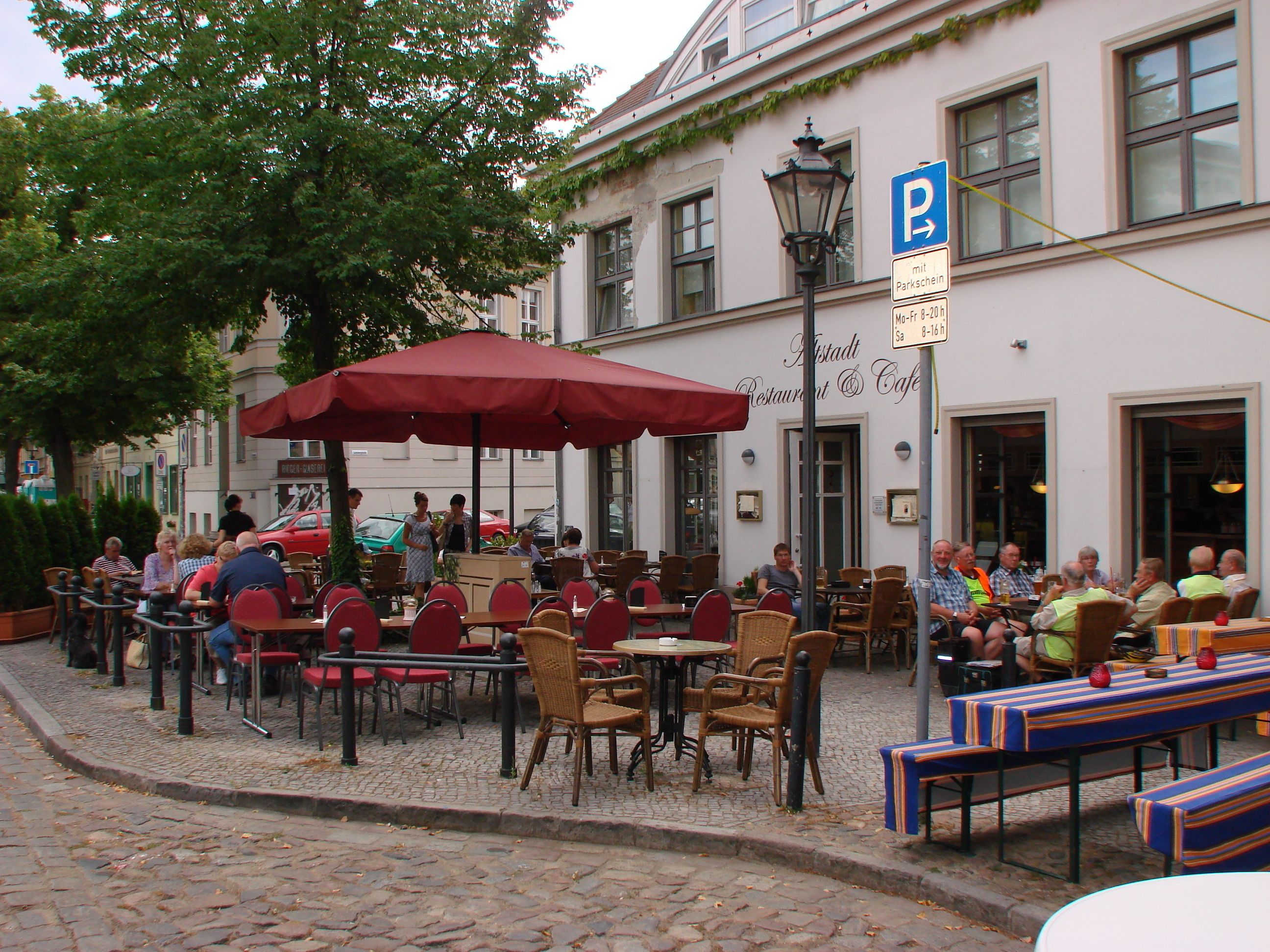 lunch and dinner served, regional cuisine