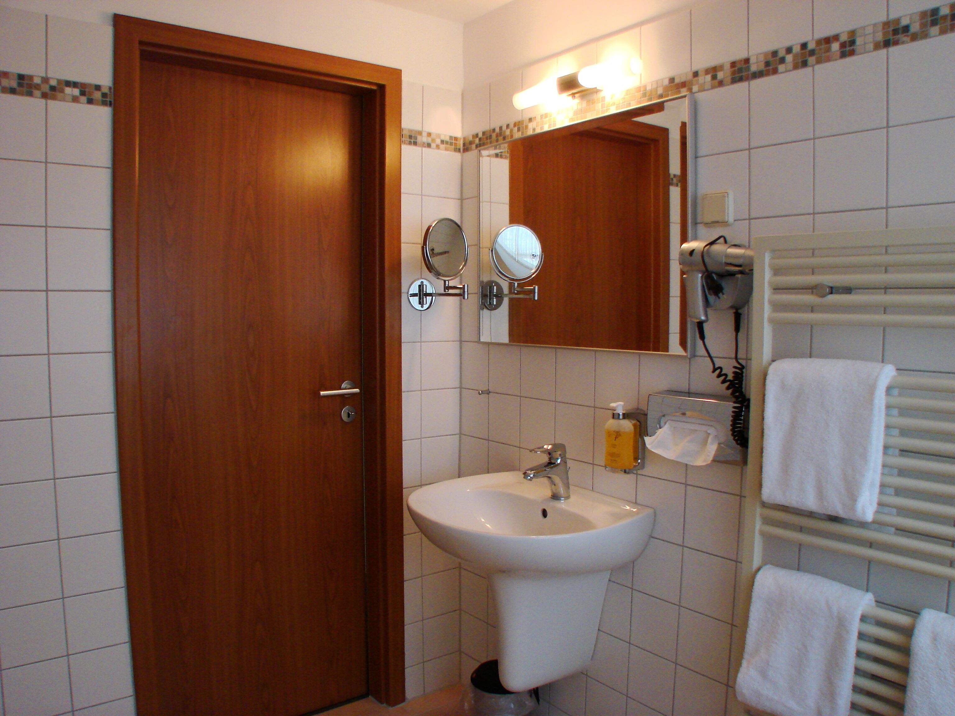double room | bathroom sink