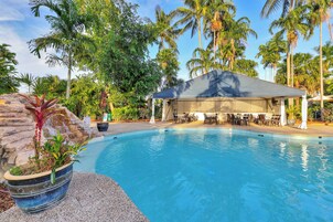 3 piscinas al aire libre