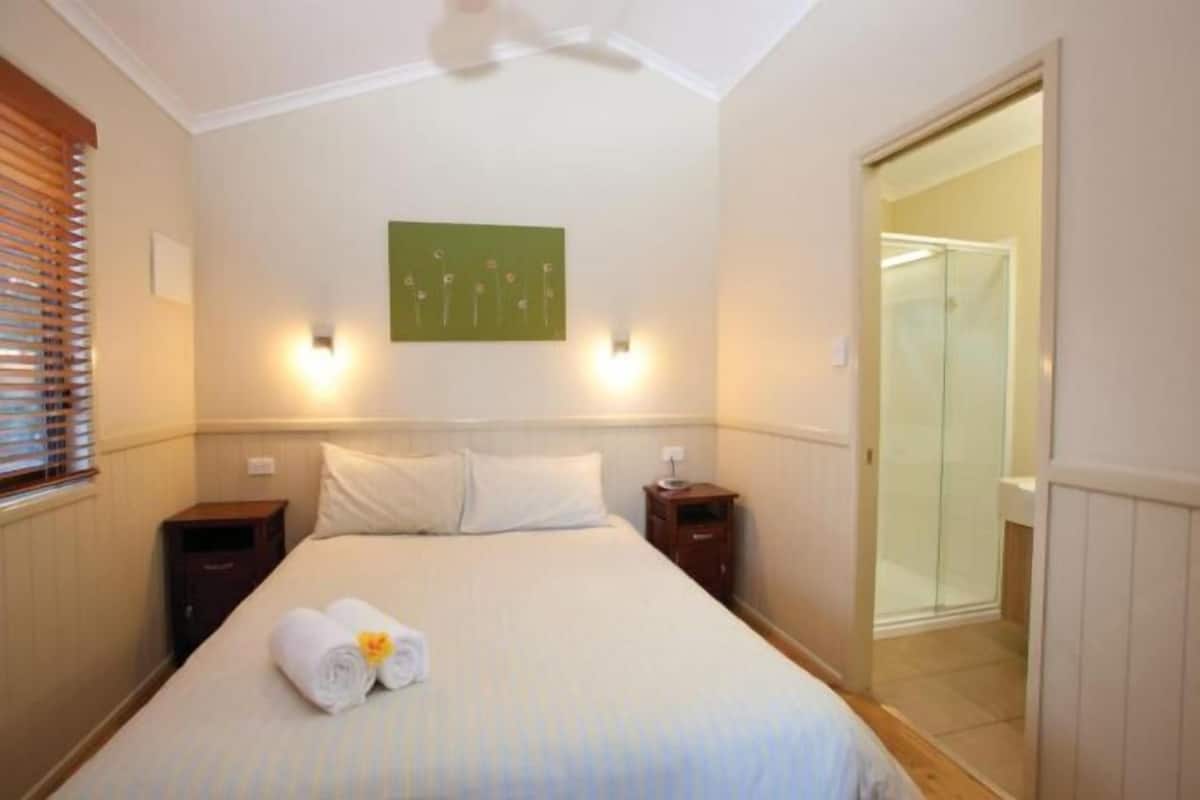 1 bedroom, iron/ironing board, bed sheets