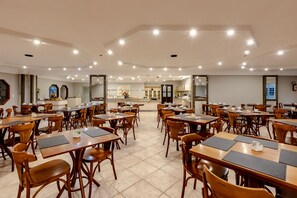 Kaffee und/oder Kaffeemaschine