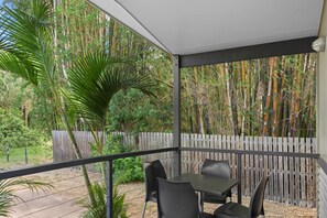 Superior 1 Bedroom Cabin | Terrace/patio