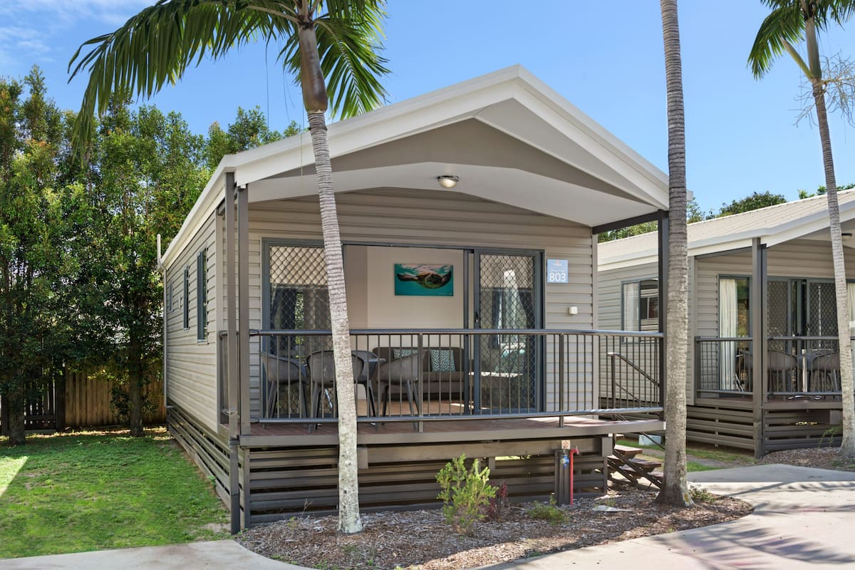 Superior 2 Bedroom Cabin | Iron/ironing board, free WiFi, bed sheets, wheelchair access