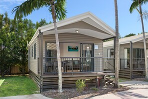 Superior 2 Bedroom Cabin  | Iron/ironing board, free WiFi, bed sheets, wheelchair access