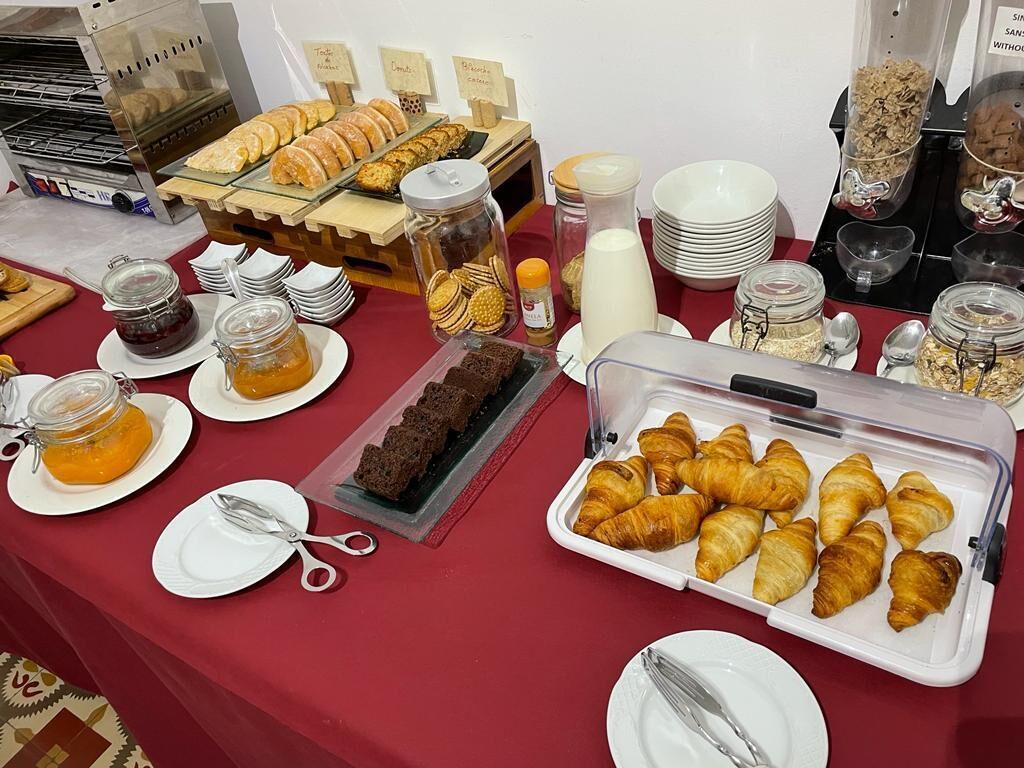 daily full breakfast (eur 9 per person)