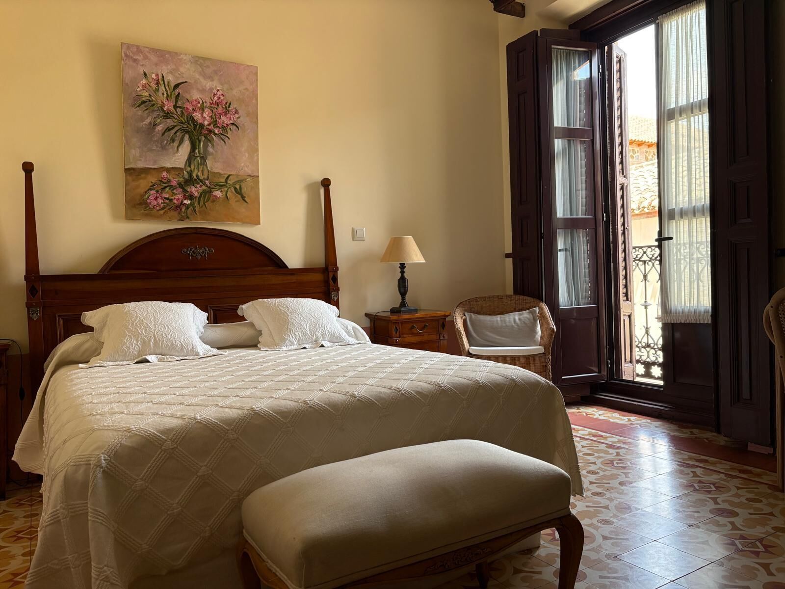 Standard Double Room | Memory foam beds, in-room safe, desk, laptop workspace