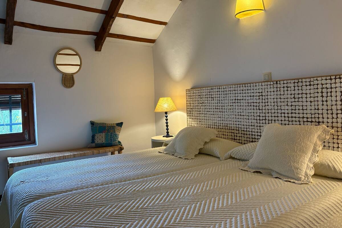 Memory-foam beds, in-room safe, desk, laptop workspace