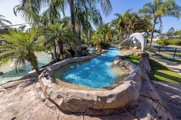 4 piscinas externas, espreguiçadeiras