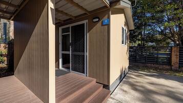 Ensuite Cabins | Terrace/patio