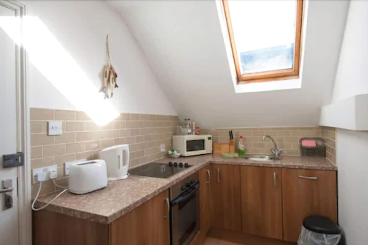 family room | private kitchenette | coffee/tea maker