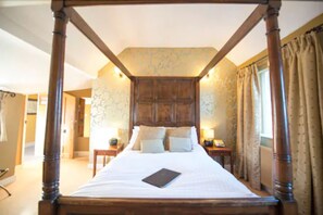 Room (Four Poster) | Premium bedding, desk, soundproofing, iron/ironing board - The White Cliffs Hotel (Dover)