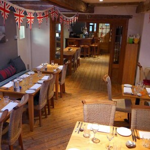 Free daily English breakfast