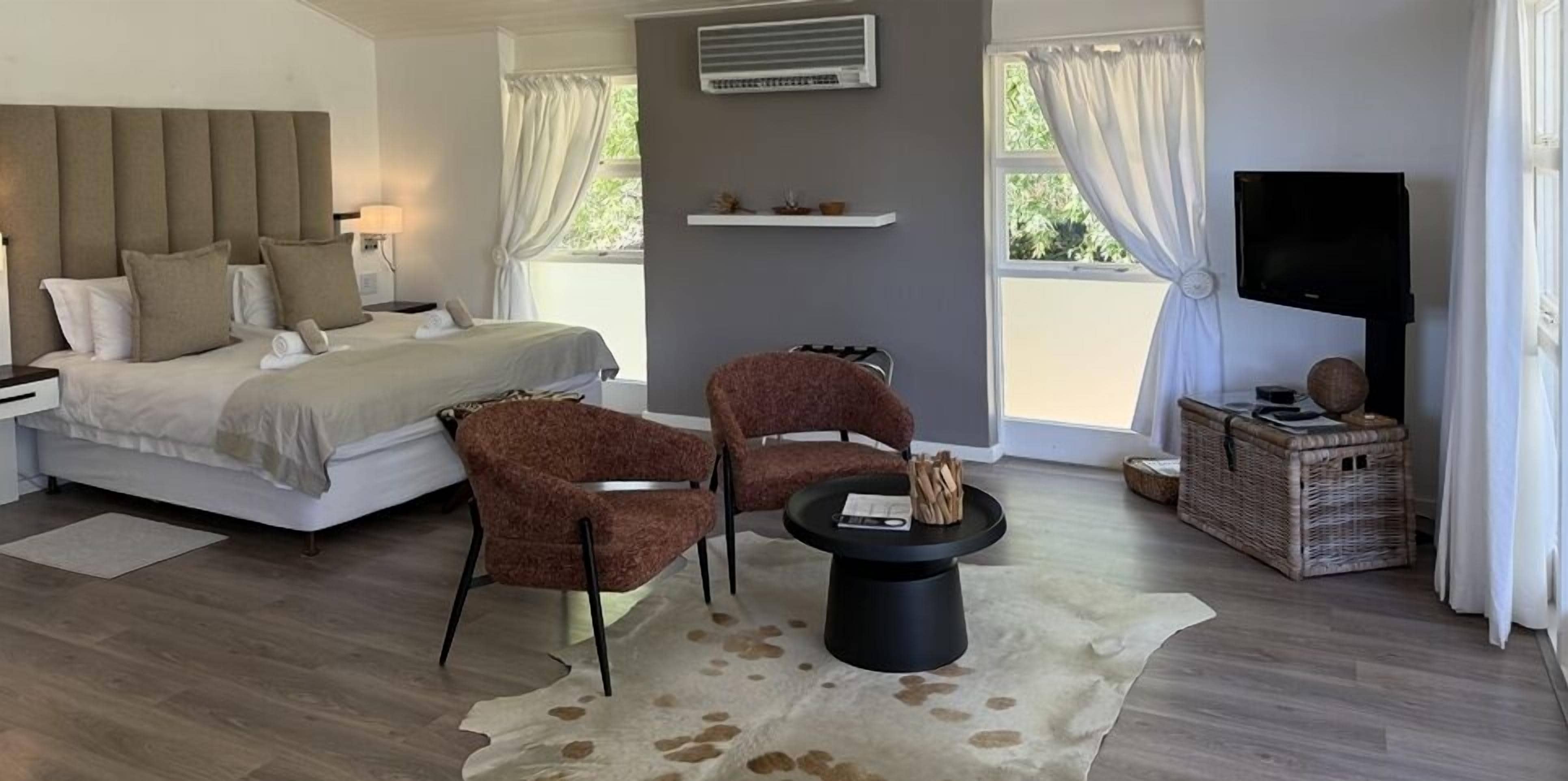 Junior Suite, 1 Bedroom, Mountain View (Buffalo) | Premium bedding, pillowtop beds, in-room safe, individually decorated