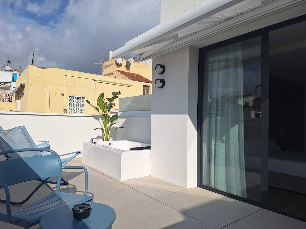 Hotel Alenti Sitges by null