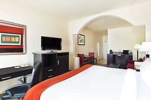 Premium bedding, in-room safe, desk, blackout drapes