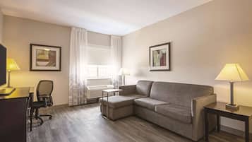 Literie de qualité supérieure, bureau, rideaux occultants