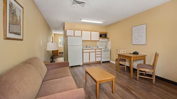 Suite, 1 Bedroom | Free WiFi, bed sheets, alarm clocks