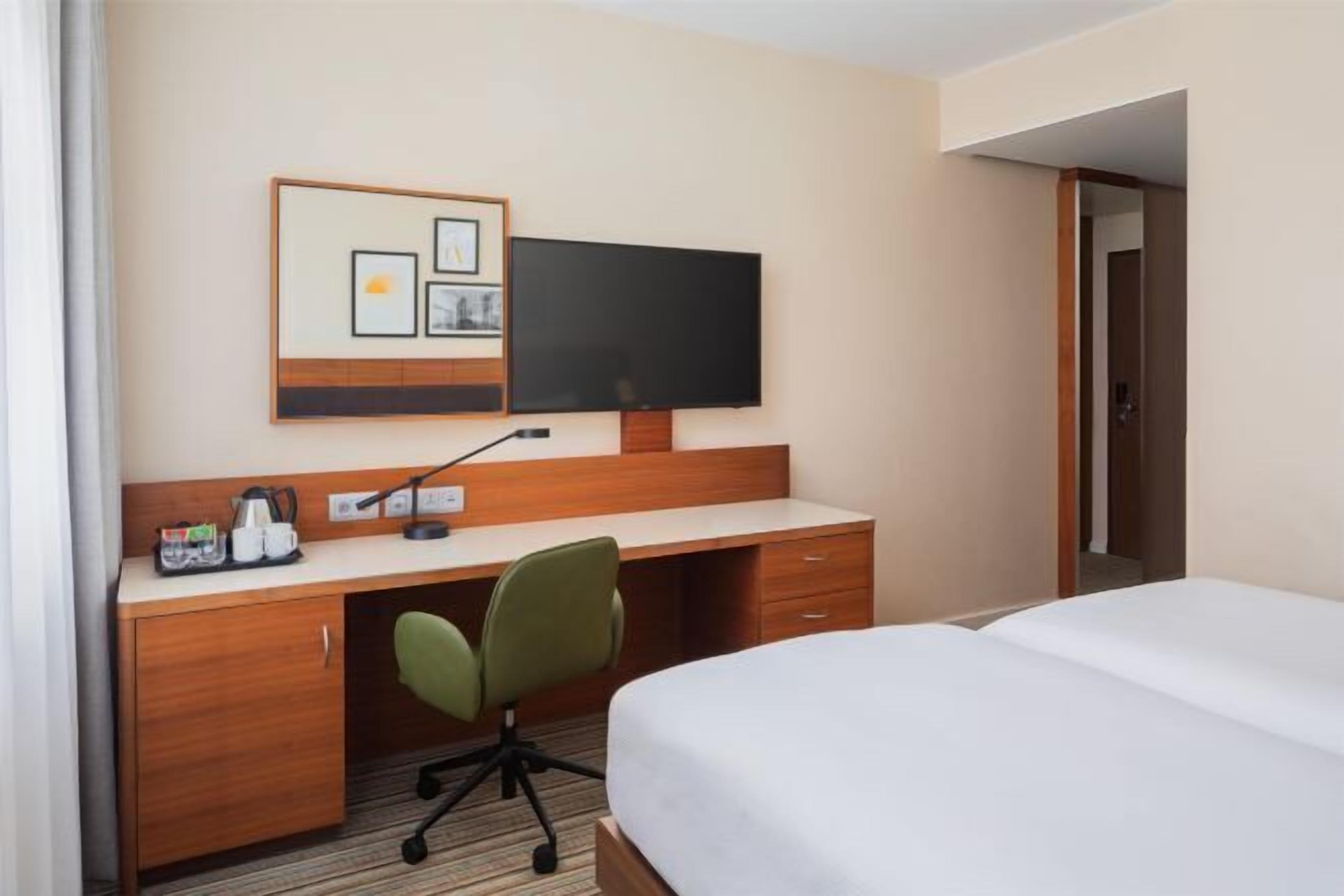 Tallelokero huoneessa, työpöytä