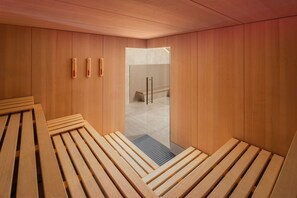Sauna, steam room - Hilton Garden Inn Frankfurt Airport (Frankfurt)
