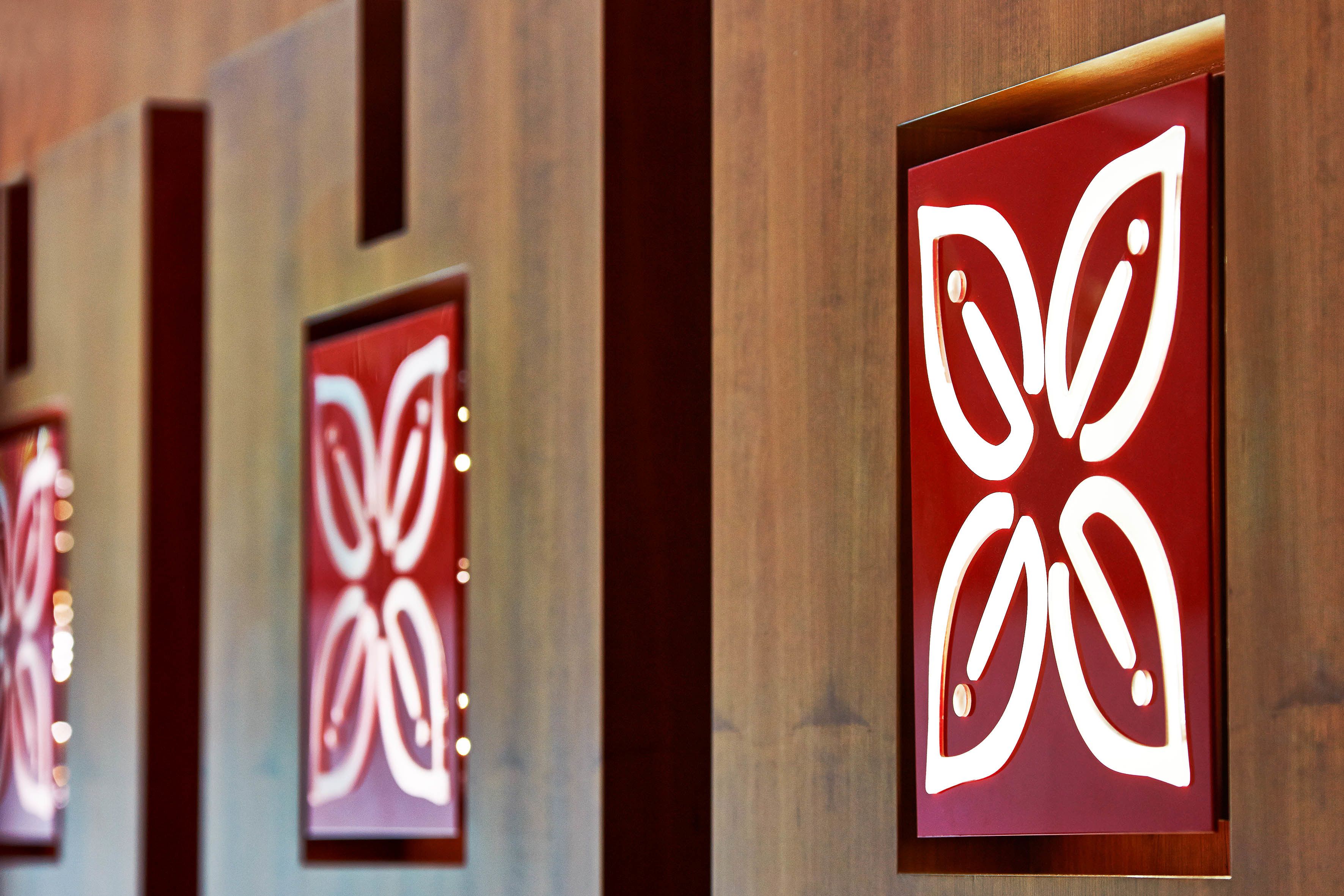 in-room safe, desk, laptop workspace, soundproofing