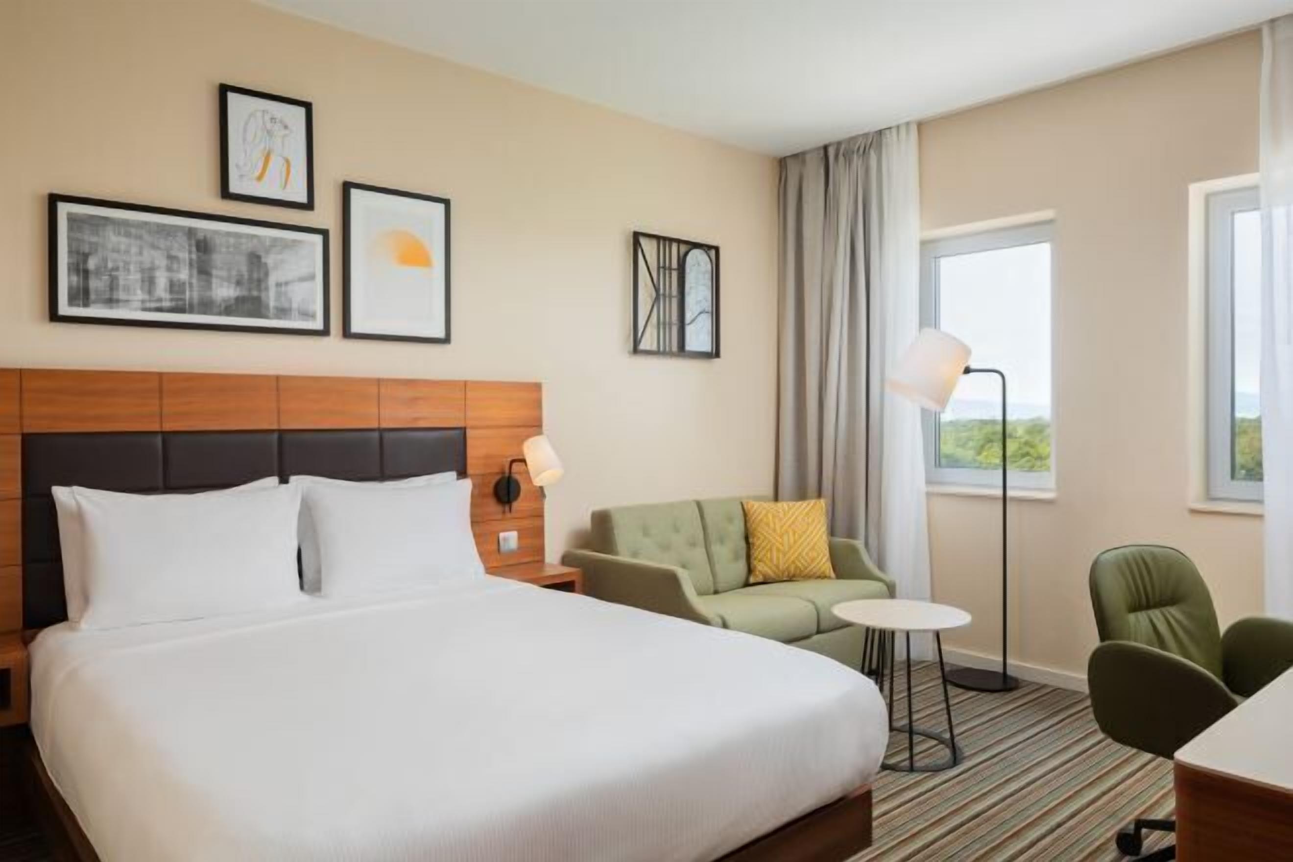 In-room safe, desk, laptop workspace, soundproofing