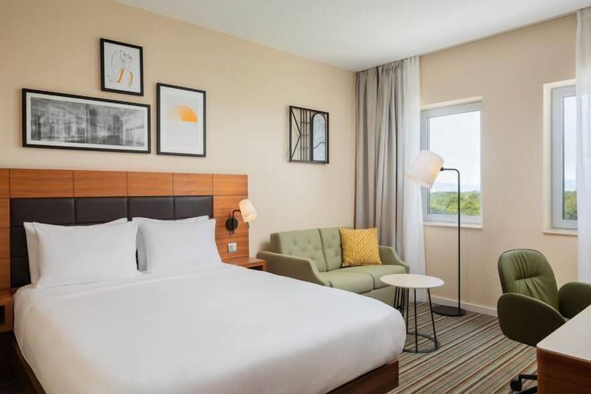 In-room safe, desk, laptop workspace, soundproofing