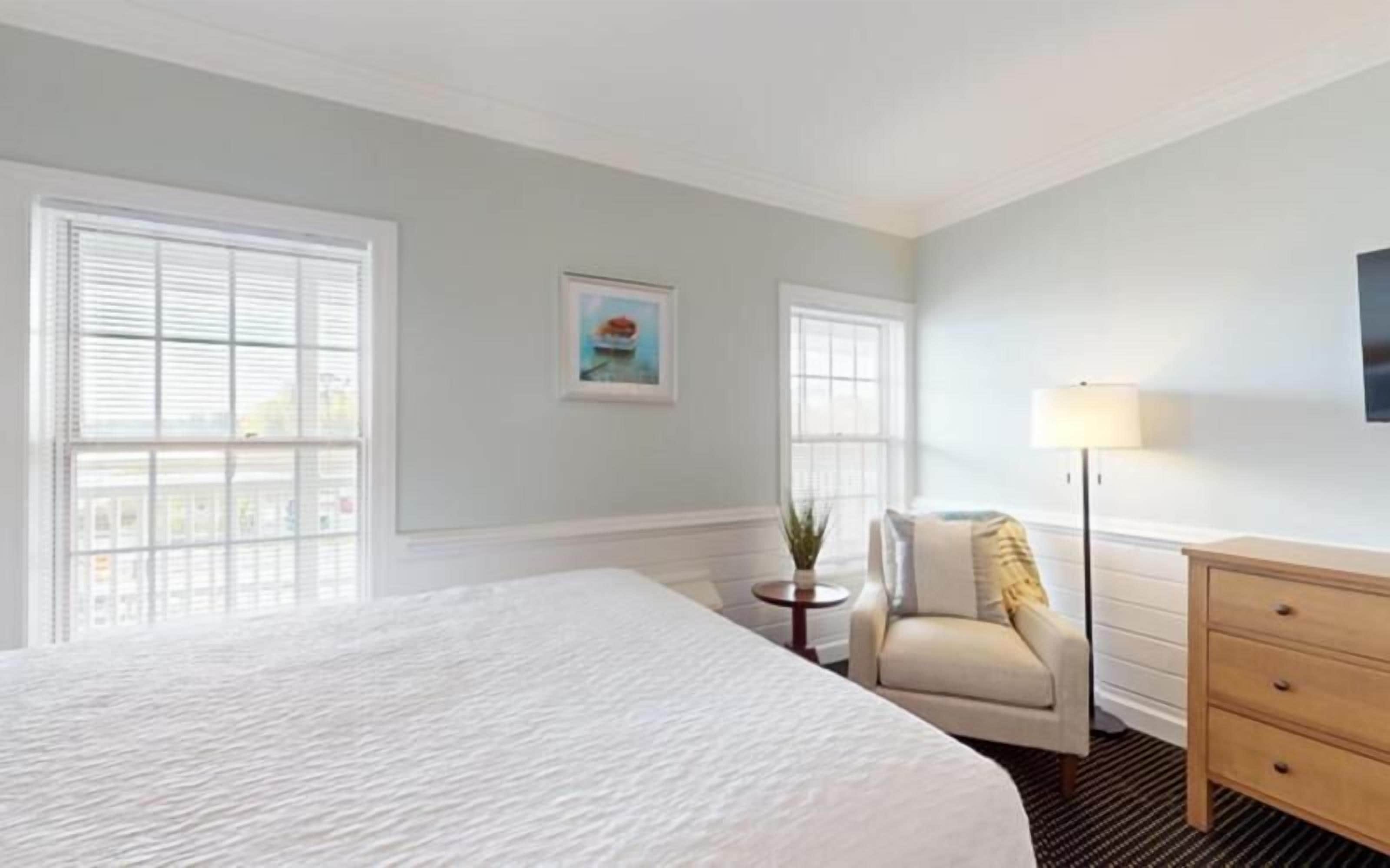 Traditional Room, Park View - Stair Access Only | Premium bedding, desk, iron/ironing board, free WiFi