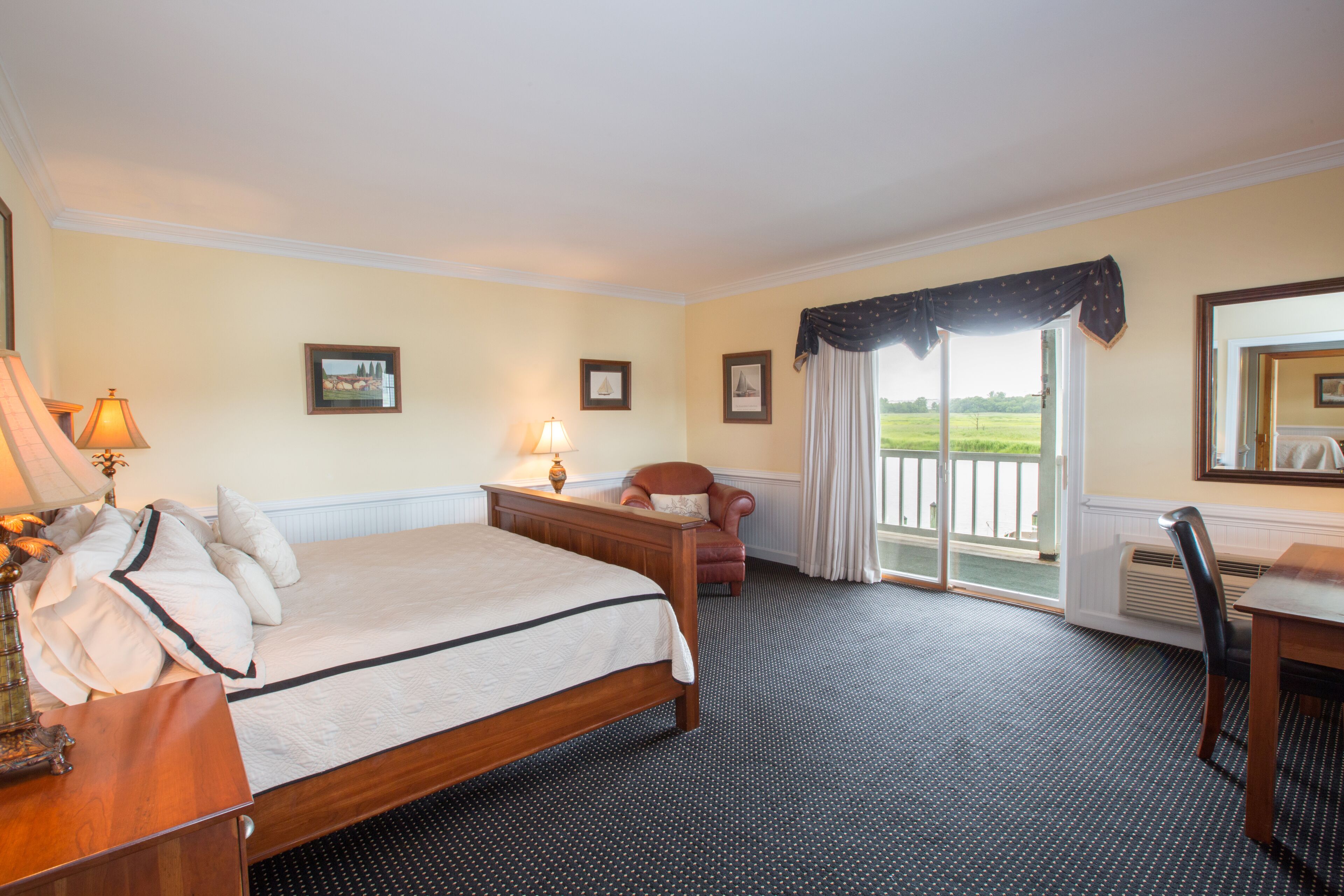 traditional room, balcony - stair access only | premium bedding, desk, iron/ironing board, free wifi