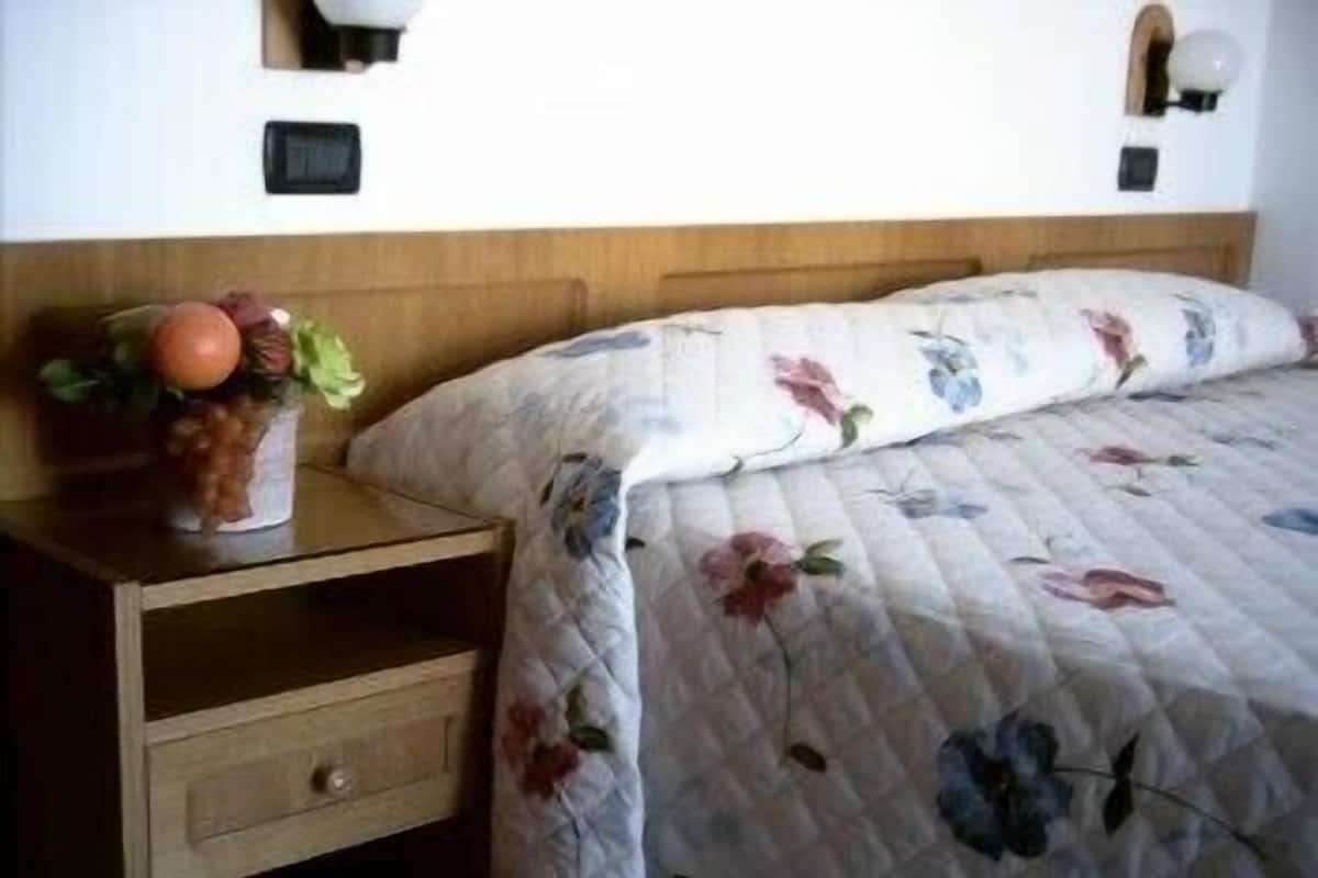 Coffres-forts dans les chambres, bureau, lits bébé (en supplément)