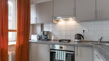 Studio | Private kitchenette | Griddle