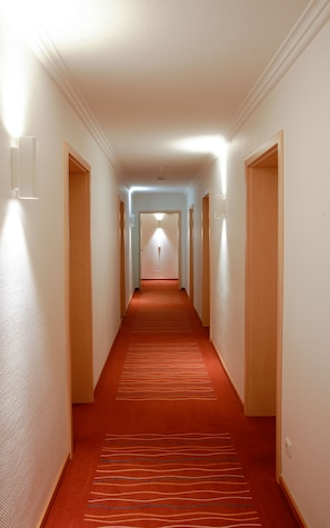 Safe på rommet, barnesenger og ekstrasenger (mot et tillegg)