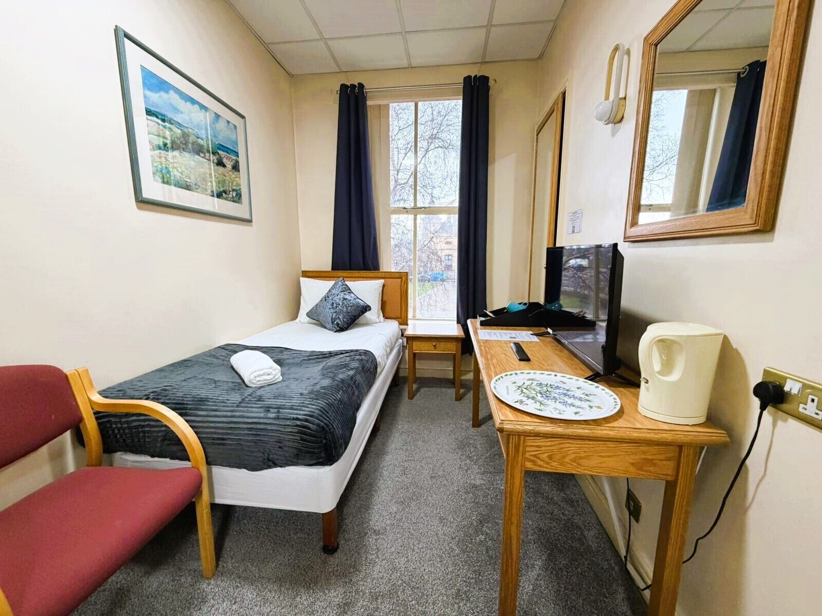 Chambre Simple, 1 lit une place, non-fumeur, salle de bains commune