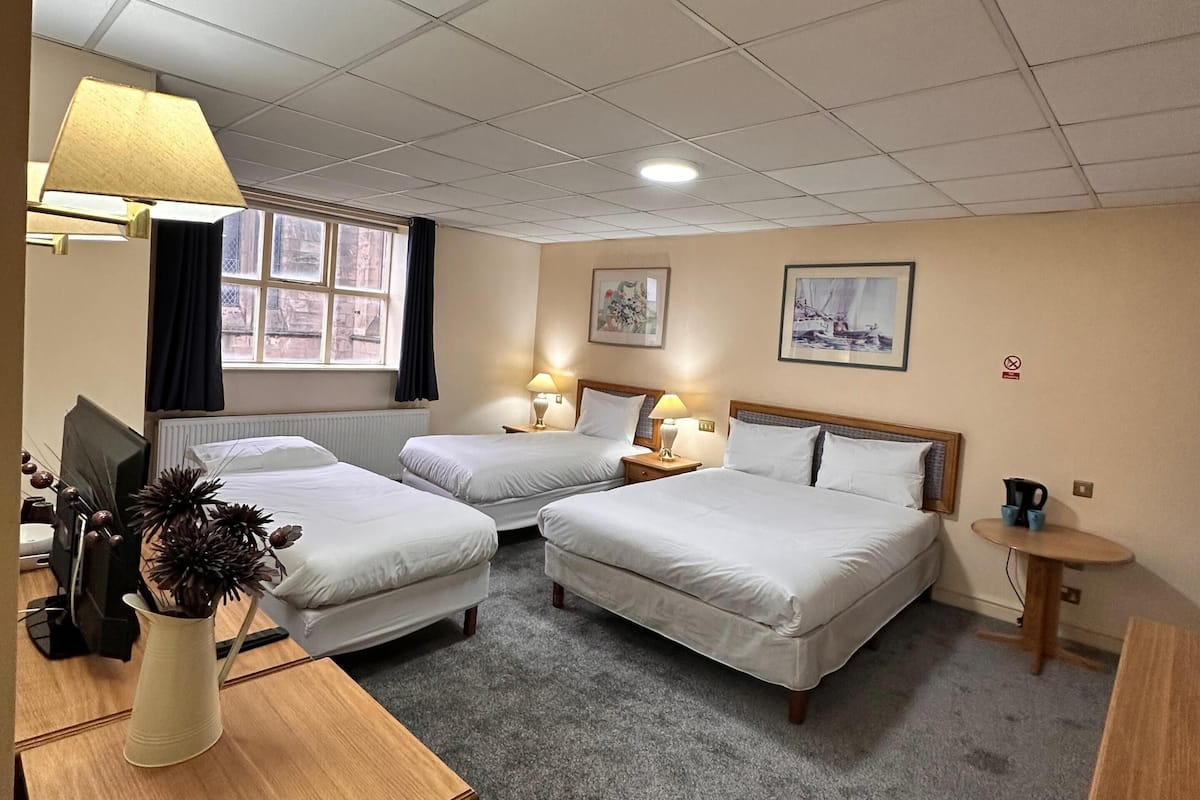 Family Quadruple Room, Multiple Beds, Non Smoking, Ensuite | 1 bedroom, desk, free WiFi