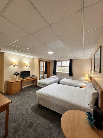 Family Quadruple Room, Multiple Beds, Non Smoking, Ensuite | 1 bedroom, desk, free WiFi