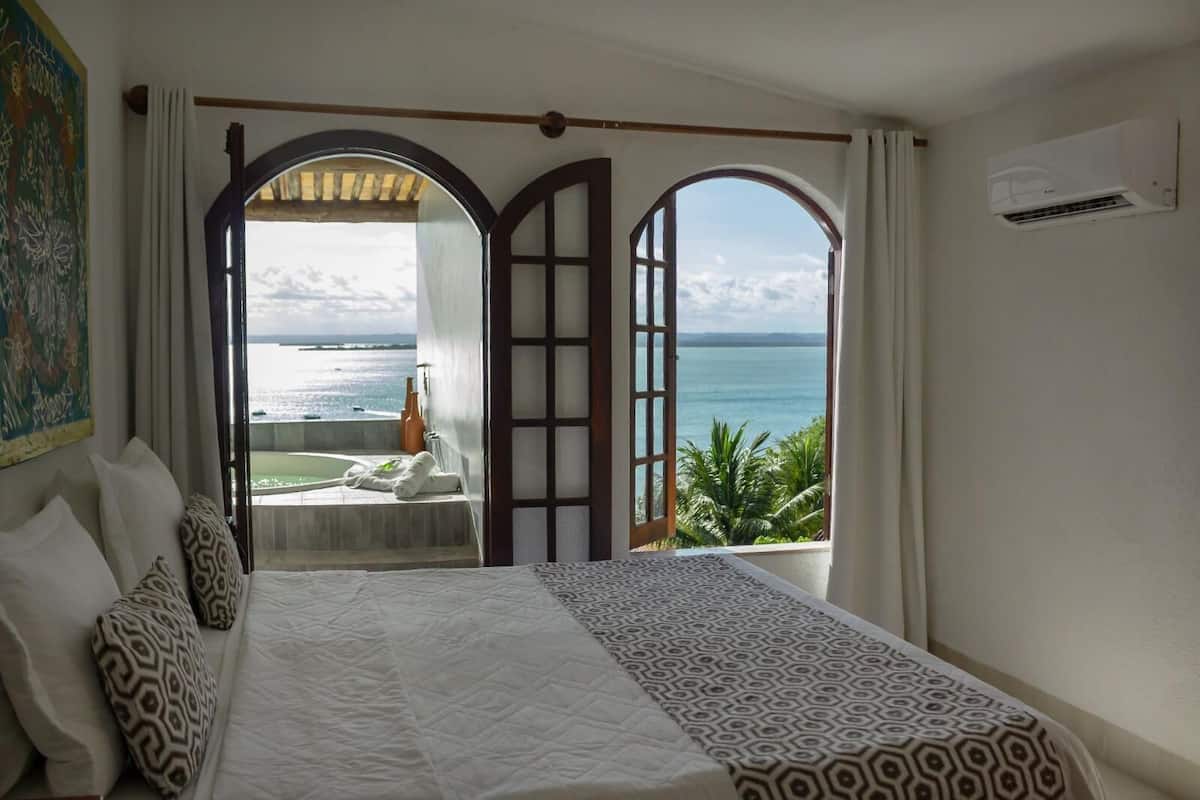 Frigobar, Wi-Fi, roupa de cama