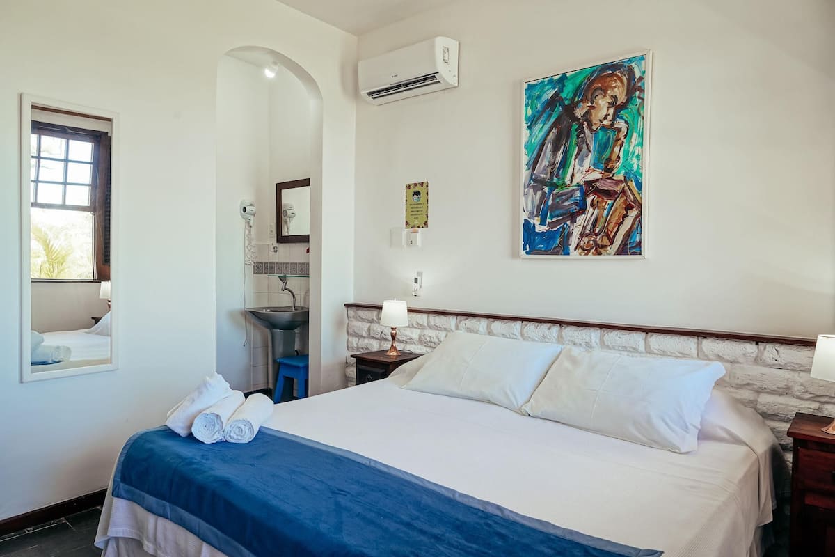 Minibar, Wi-Fi, draps fournis