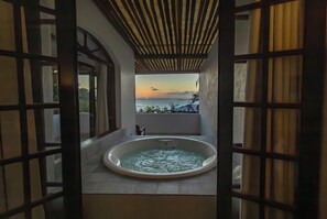 Suíte Master - 1 Andar | Bathtub spa pribadi