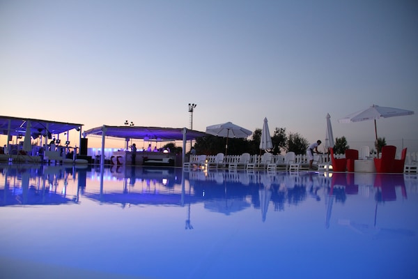 Kolam renang outdoor