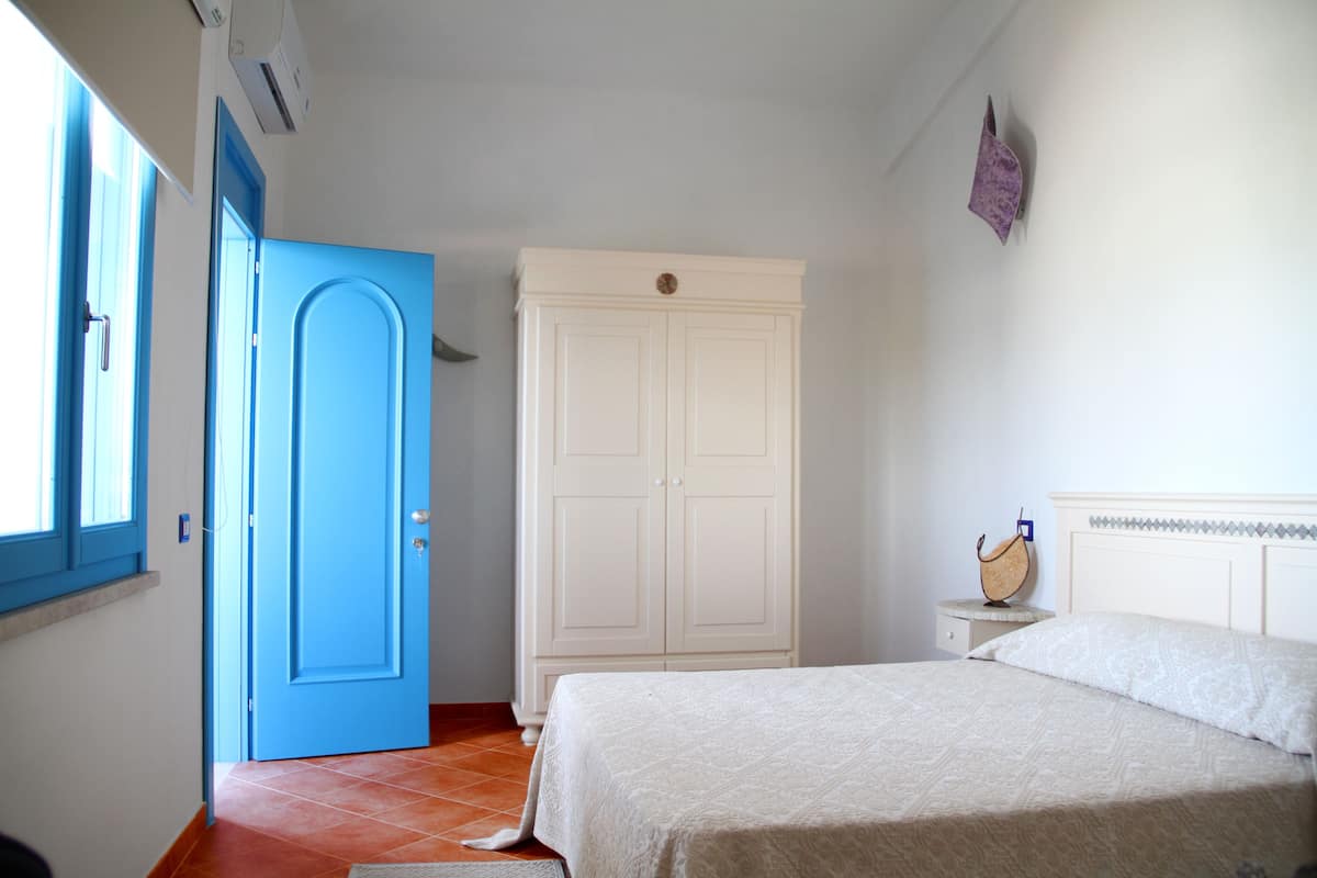 Minibar, desk, blackout curtains, WiFi