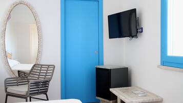 Minibar, Schreibtisch, Verdunkelungsvorhänge, WLAN