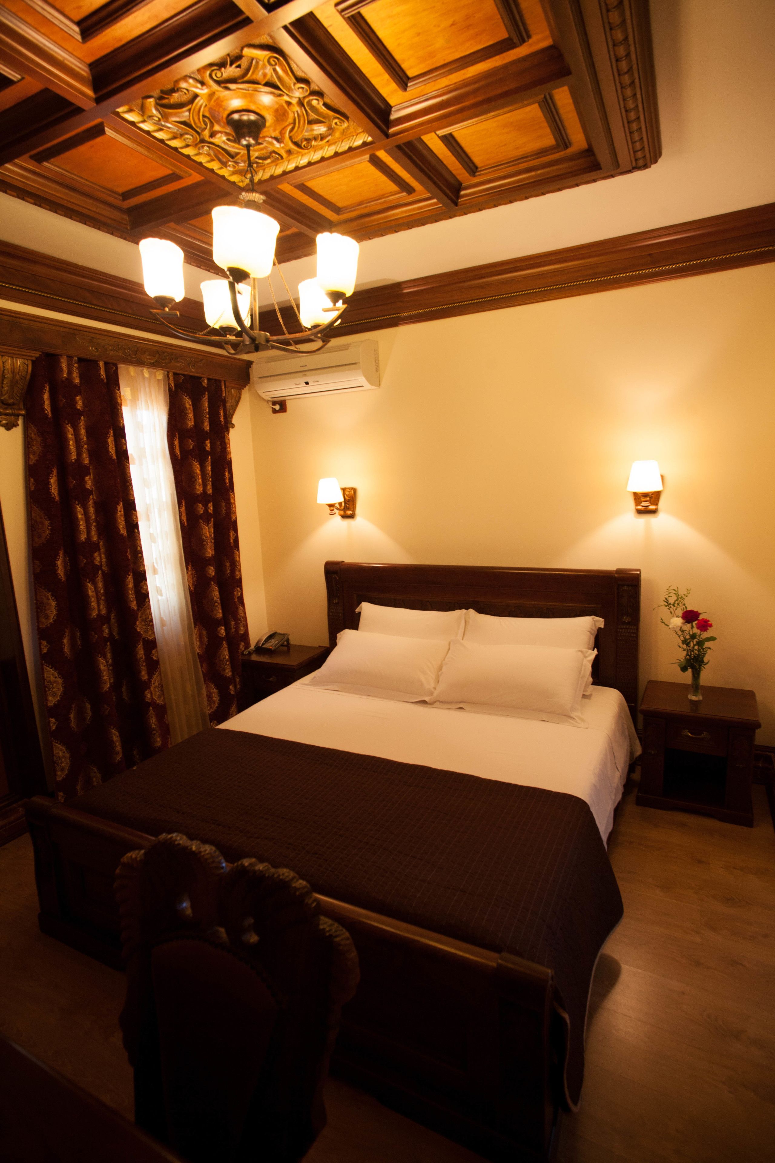 hypo-allergenic bedding, tempur-pedic beds, minibar, in-room safe