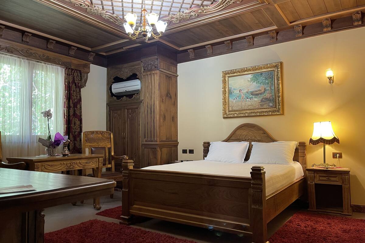 deluxe double room | hypo-allergenic bedding, tempur-pedic beds, minibar, in-room safe